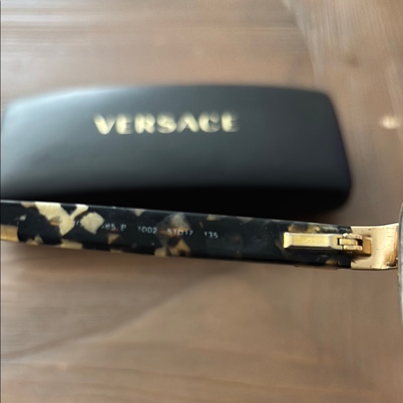 Versace Gold and Black Women's Glasses. Versace MOD. 1185B 1002 51□17 135. - Picture 7 of 10